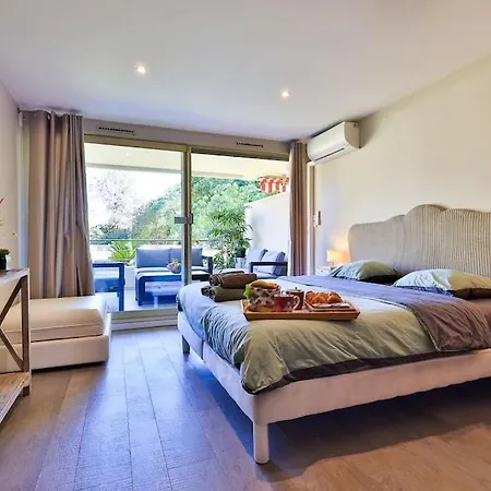 Centre St Tropez - Gd 2 Pieces, Piscine Et Parking 公寓 *