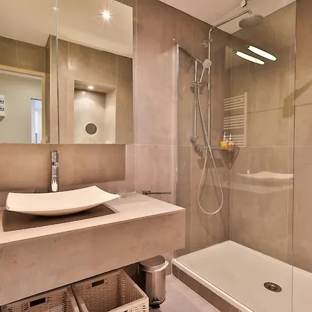 Centre St Tropez - Gd 2 Pieces, Piscine Et Parking * 圣特罗佩